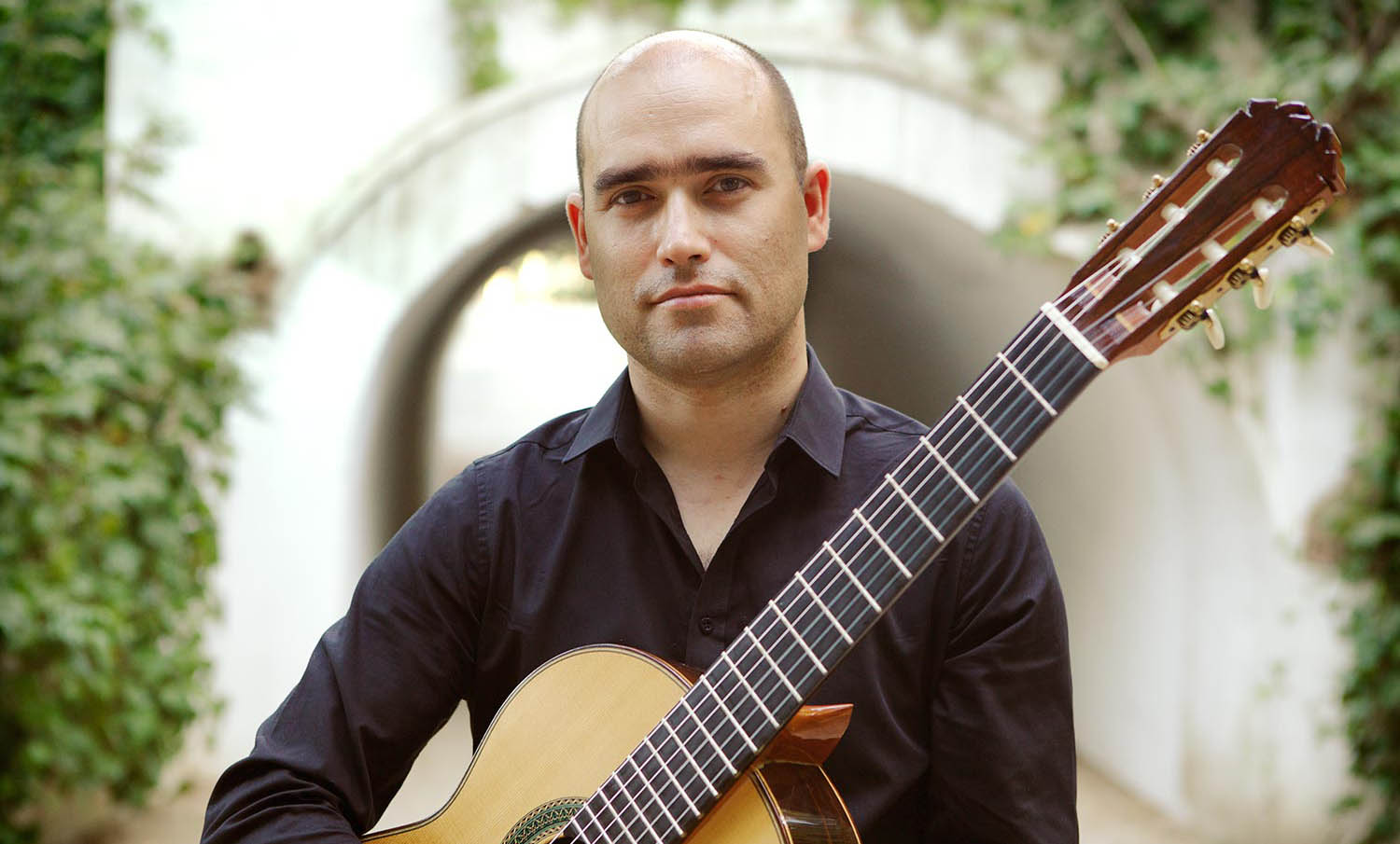 francisco-javier-jauregui-classical-guitarist